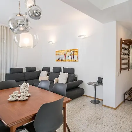 - Modern Apartamento Cernobbio