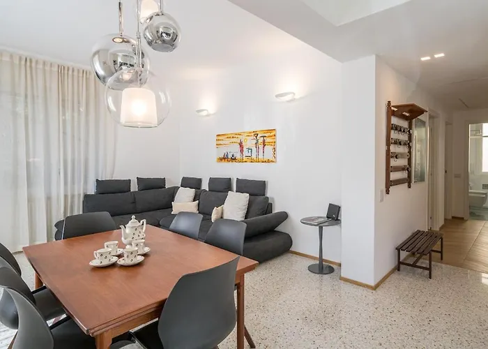 - Modern Apartment Cernobbio
